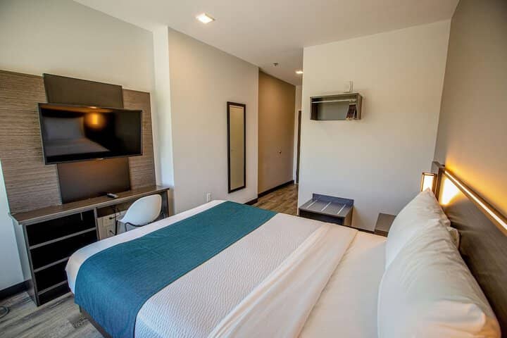 Room 12 of 40