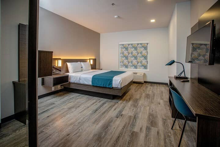 Room 8 of 40